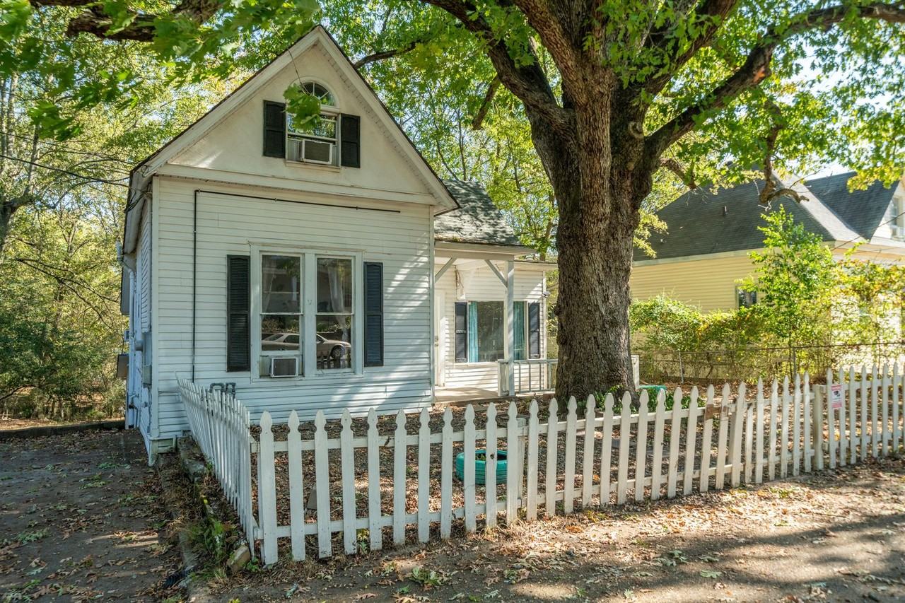 216 Elizabeth Ter - Photo 4 of 45