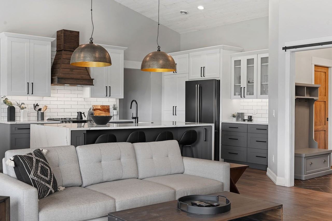 7935 Brooks Loop - Photo 7 of 40