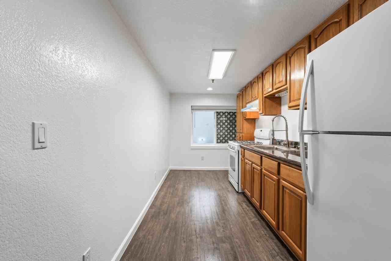 228 Guerrero St - Photo 5 of 18