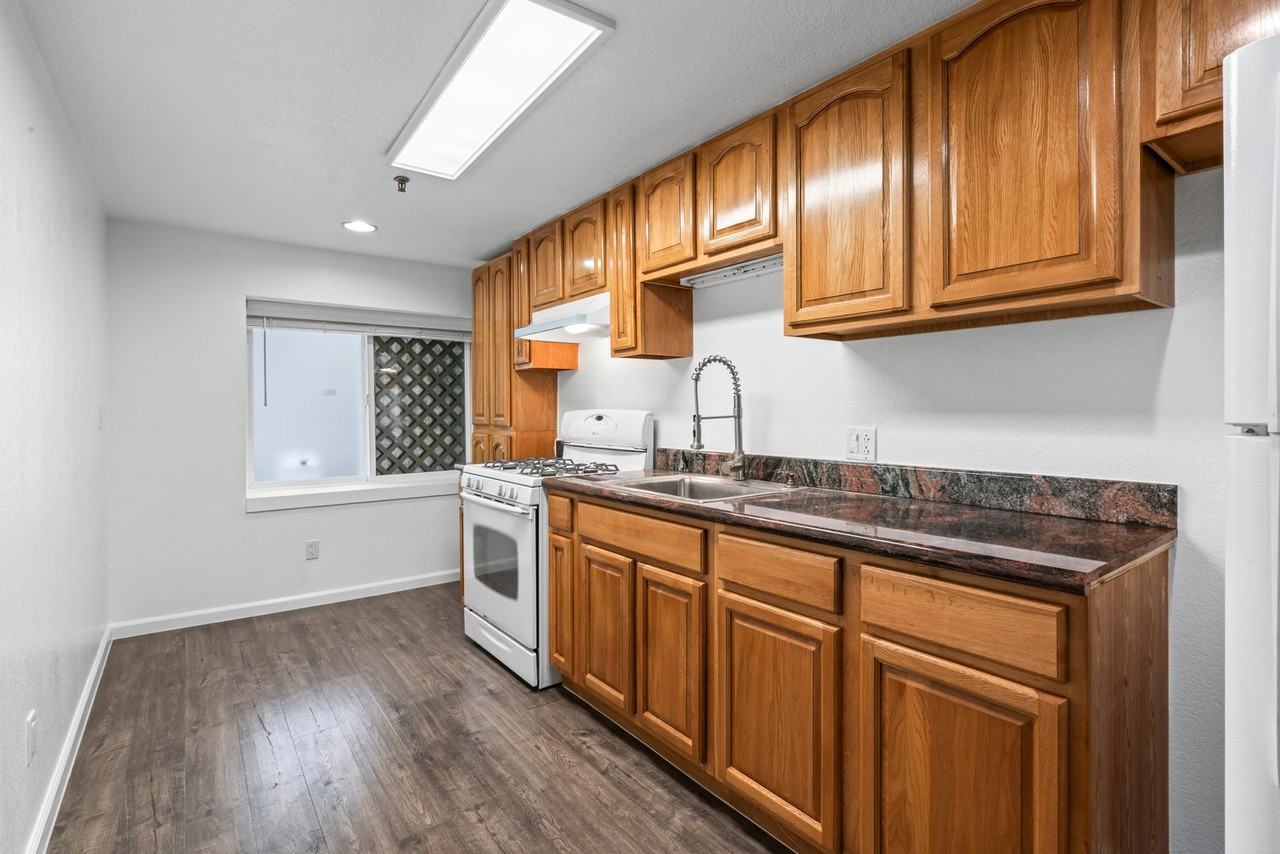 228 Guerrero St - Photo 7 of 18