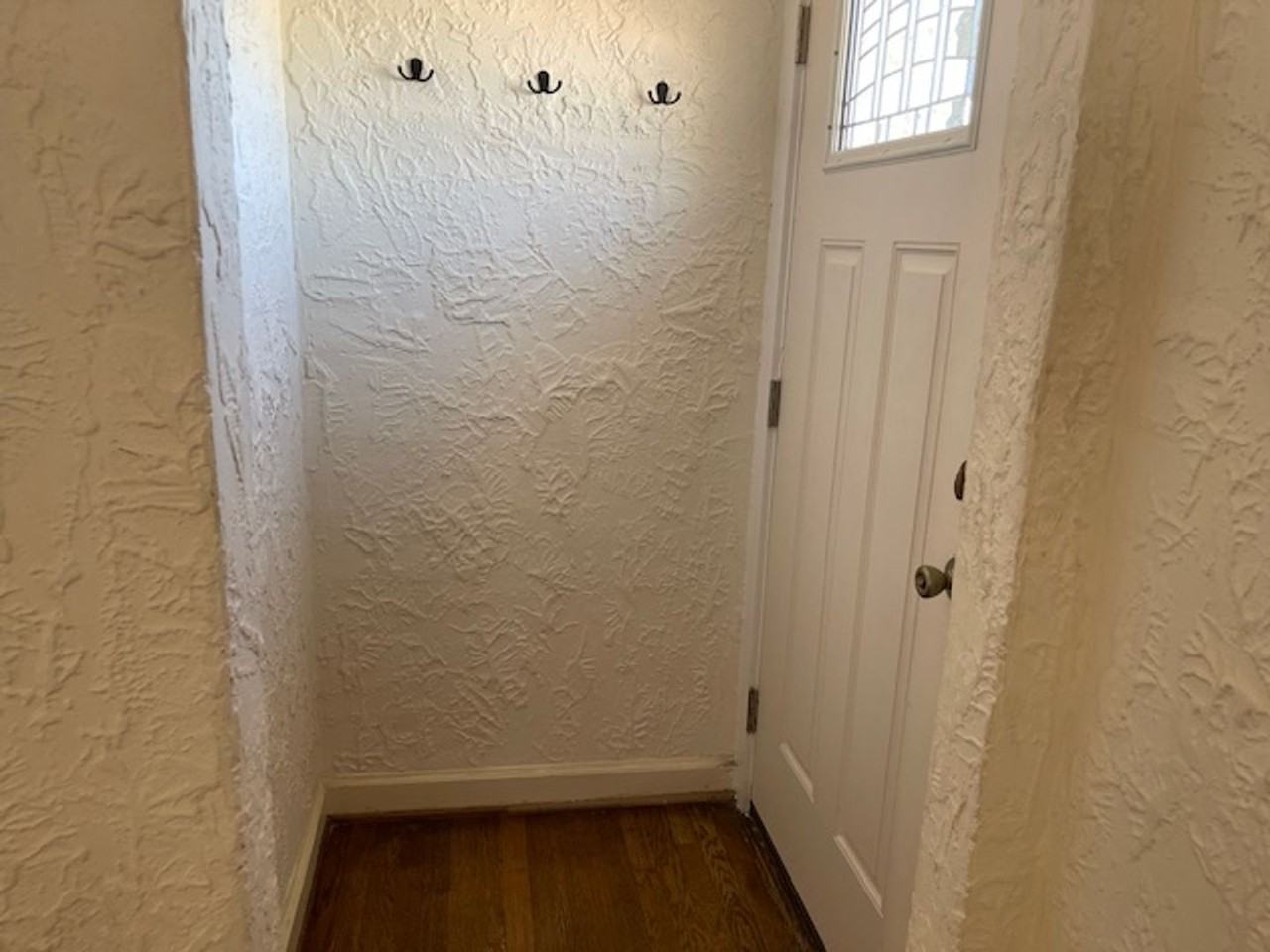 1222 Mesita Dr - Photo 2 of 25