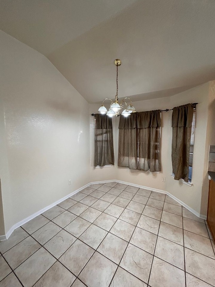 5508 Jim Ave - Photo 5 of 10