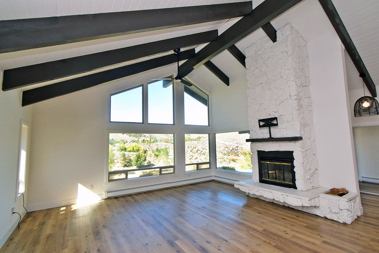 3627 Lakeview Rd - Photo 2 of 43