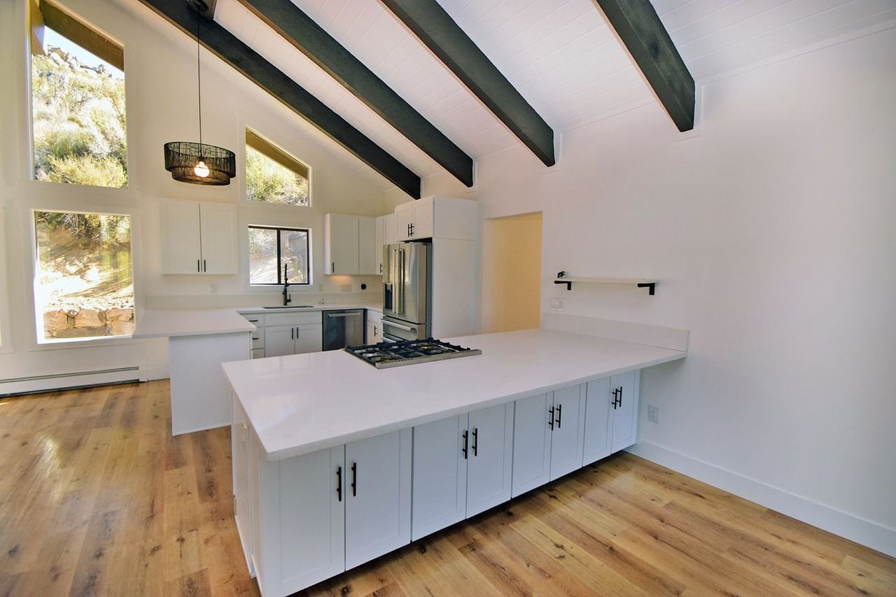 3627 Lakeview Rd - Photo 3 of 43
