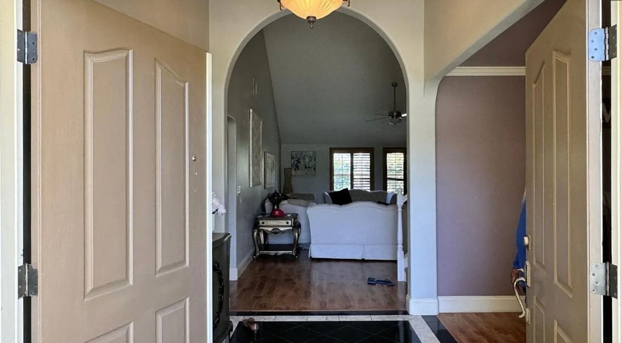 5052 W Locust Ave - Photo 2 of 18
