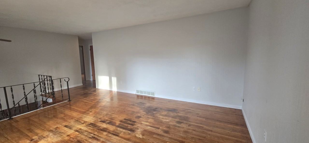 121 Ridgeway Dr - Photo 3 of 33