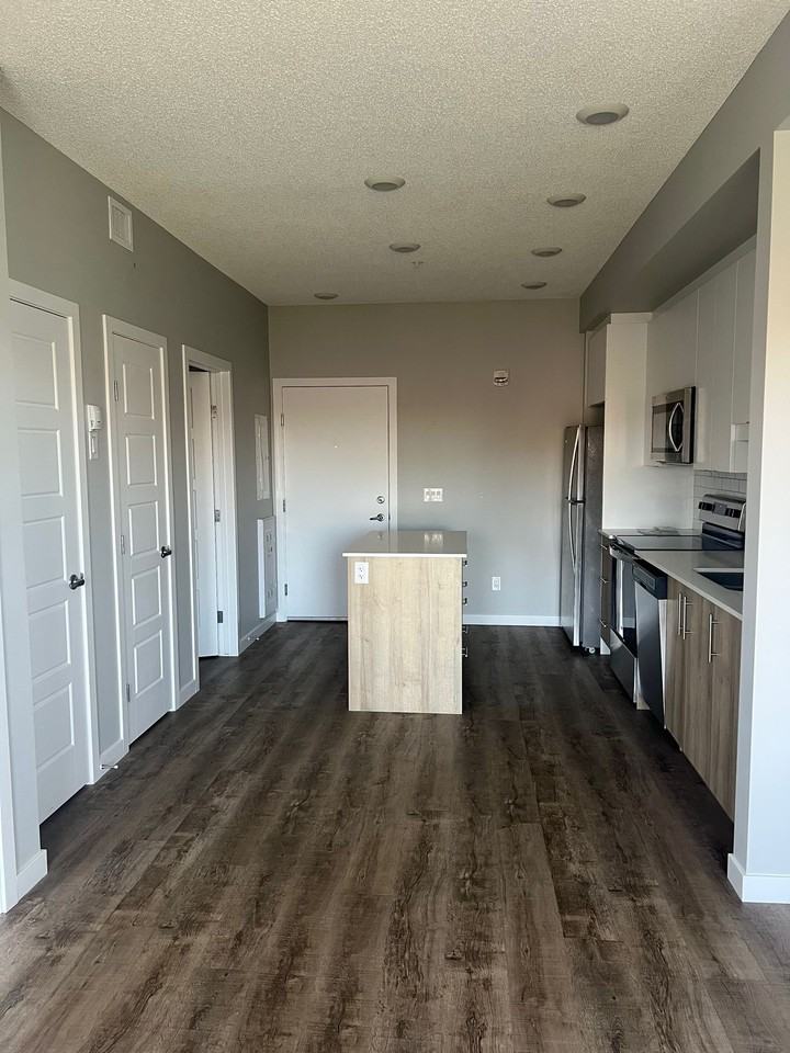 1605 17 Street Southeast #221 - Photo 3 of 9