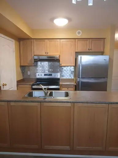 125 Isaac Devins Blvd #1 - Photo 2 of 4