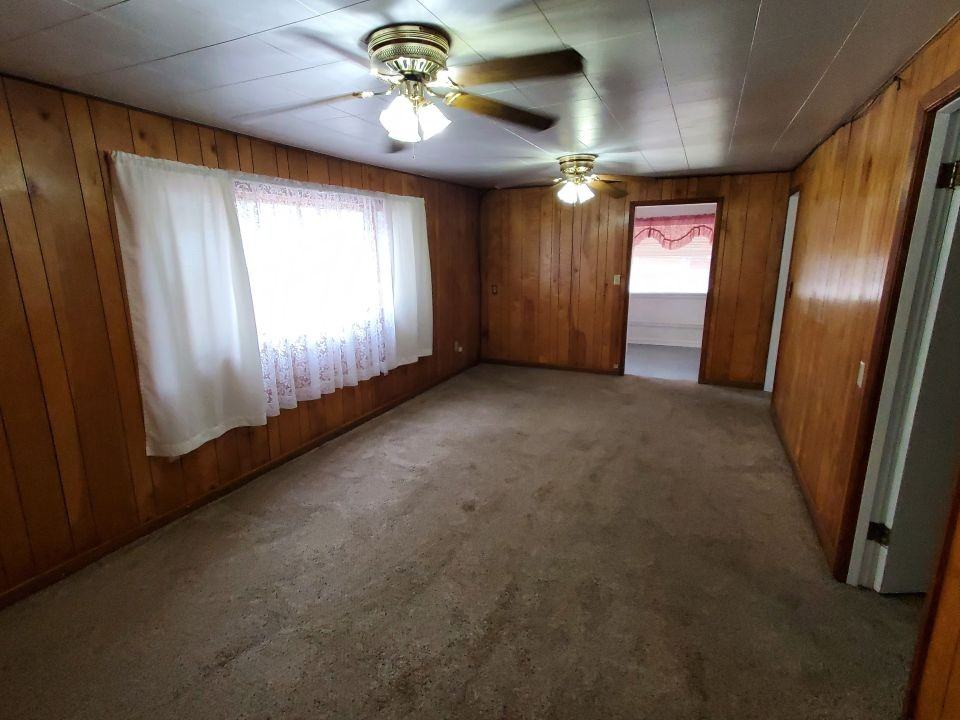 720 Wyoming Ave - Photo 3 of 10