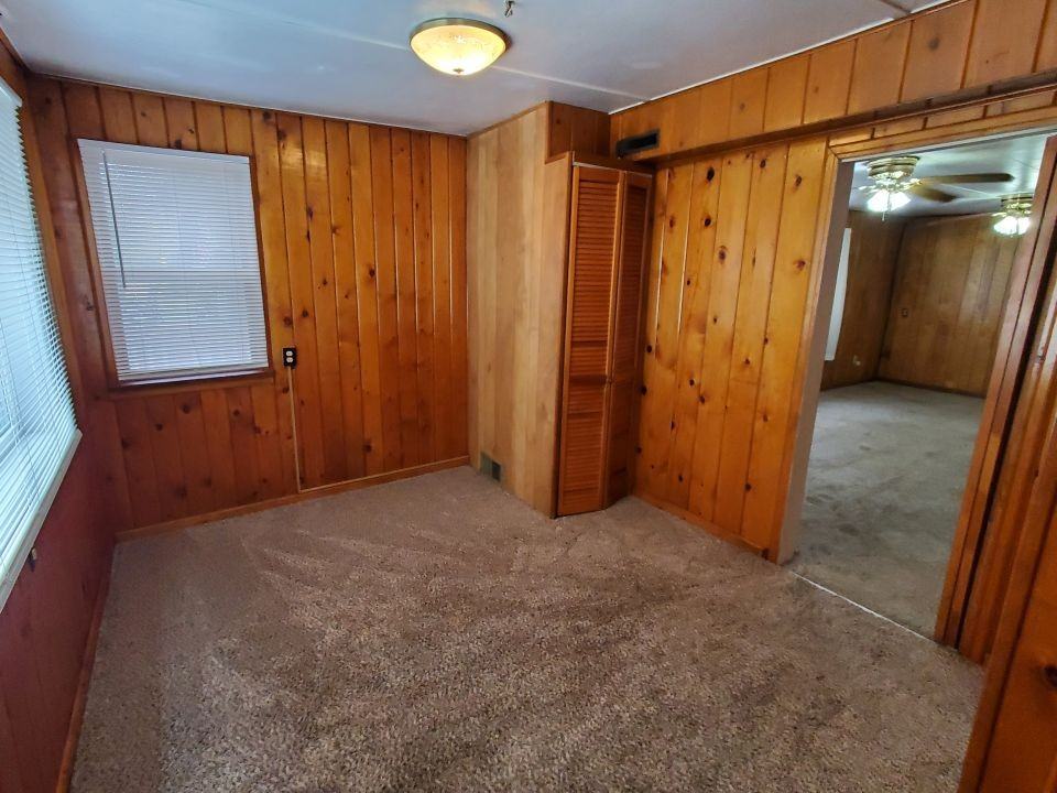 720 Wyoming Ave - Photo 4 of 10