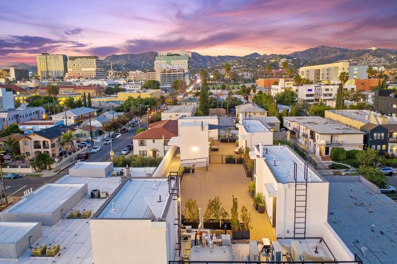 Make this Premier Community in Hollywood your new home! - Photo 5 of 29