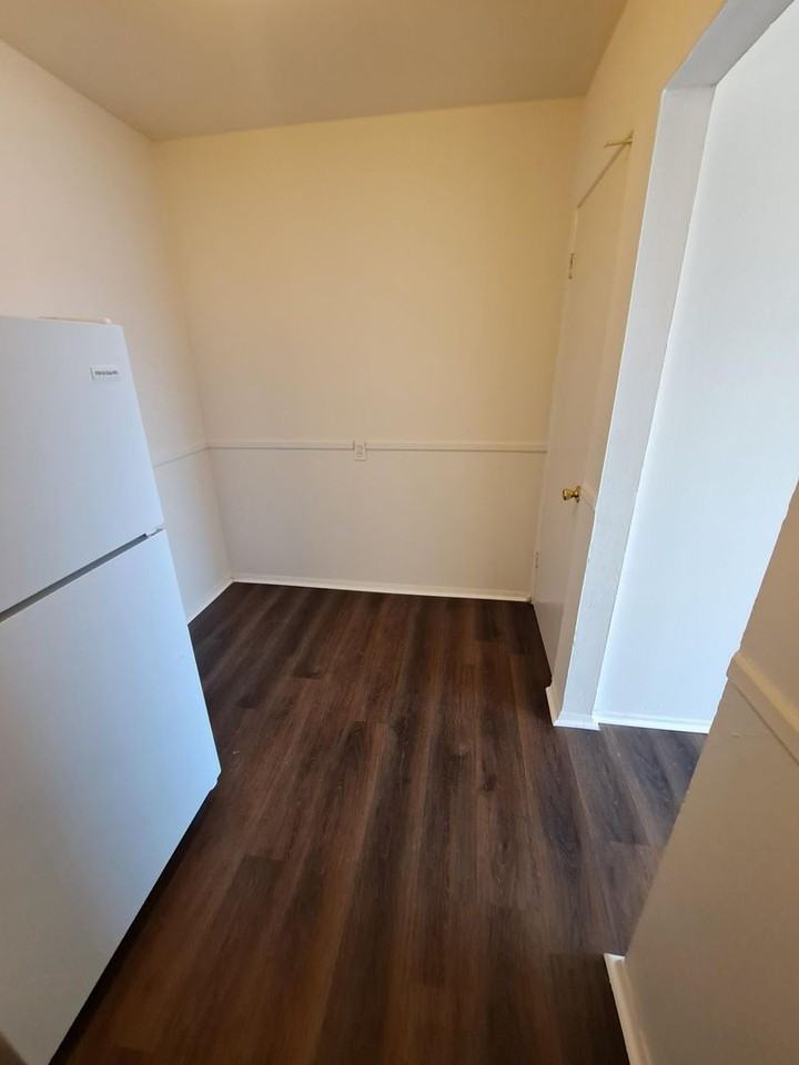 Mackenzie Place - Photo 5 of 31