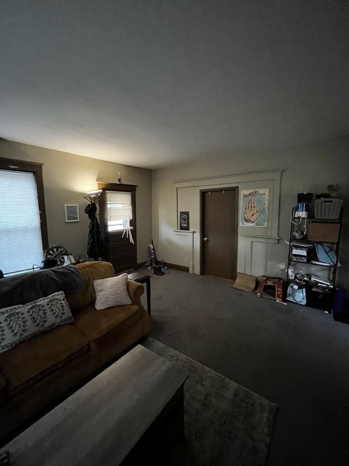424 6th Ave - Photo 4 of 18