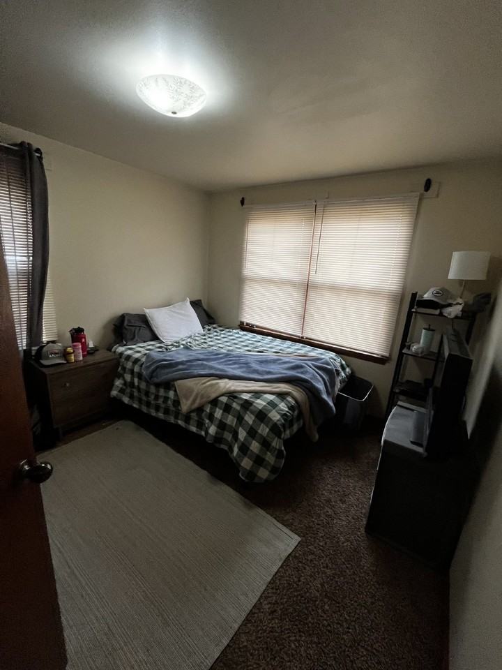 1215 State St Apt 1 - Photo 5 of 16
