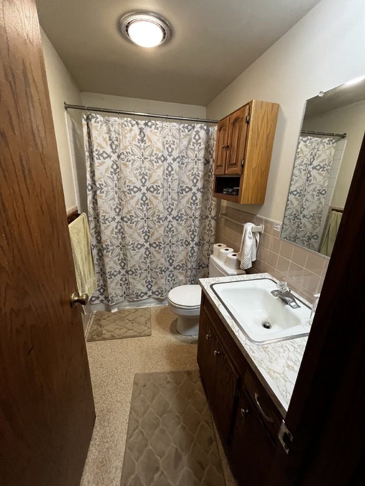 1215 State St Apt 1 - Photo 7 of 16