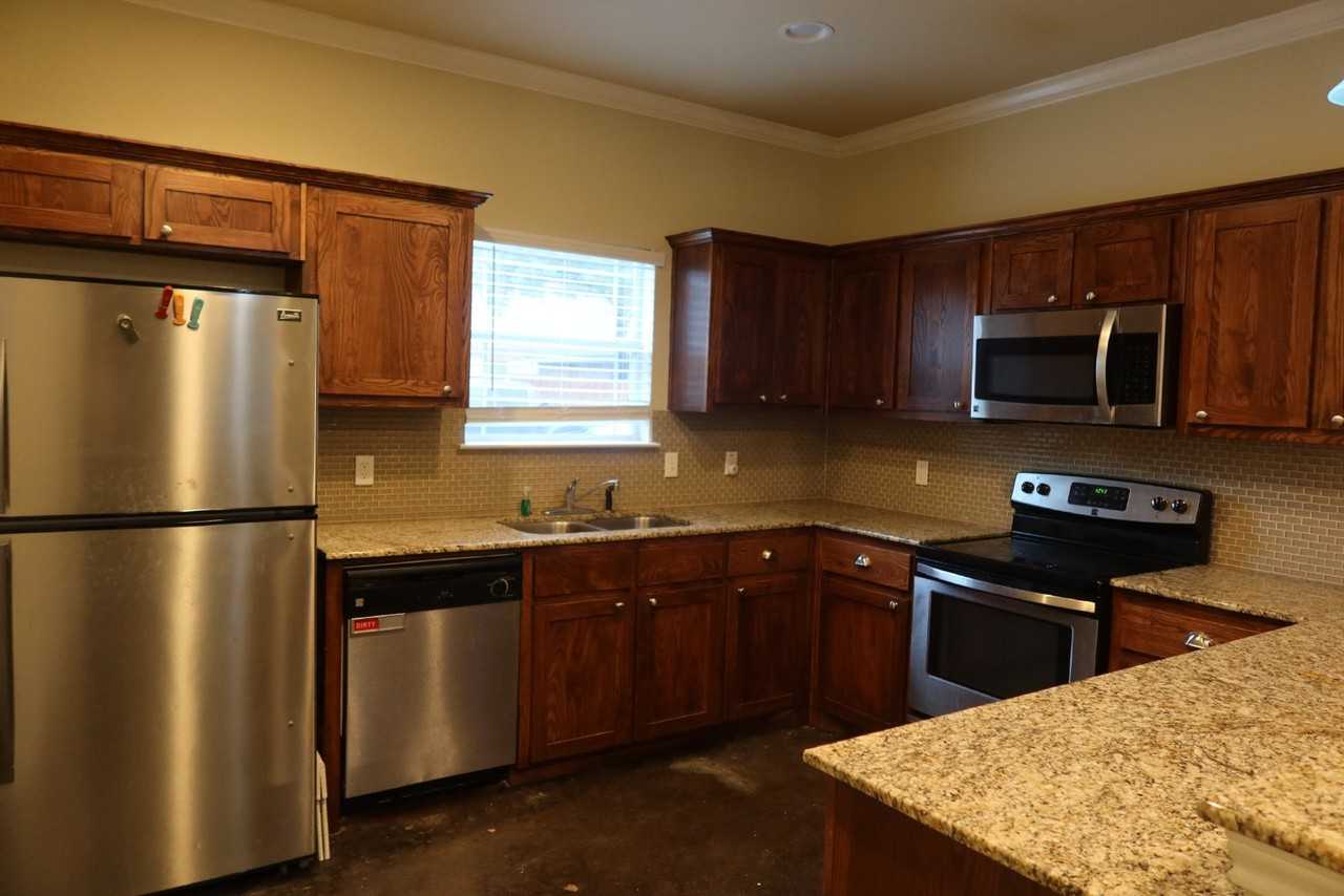 2107 S 7th St - Photo 7 of 44