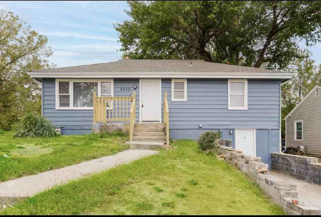 4046 Monroe Ave - Photo 2 of 27