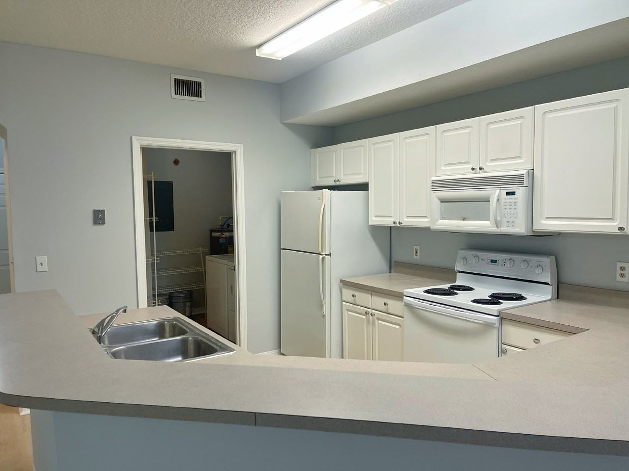 17101 Harbour Vista Cir - Photo 7 of 29