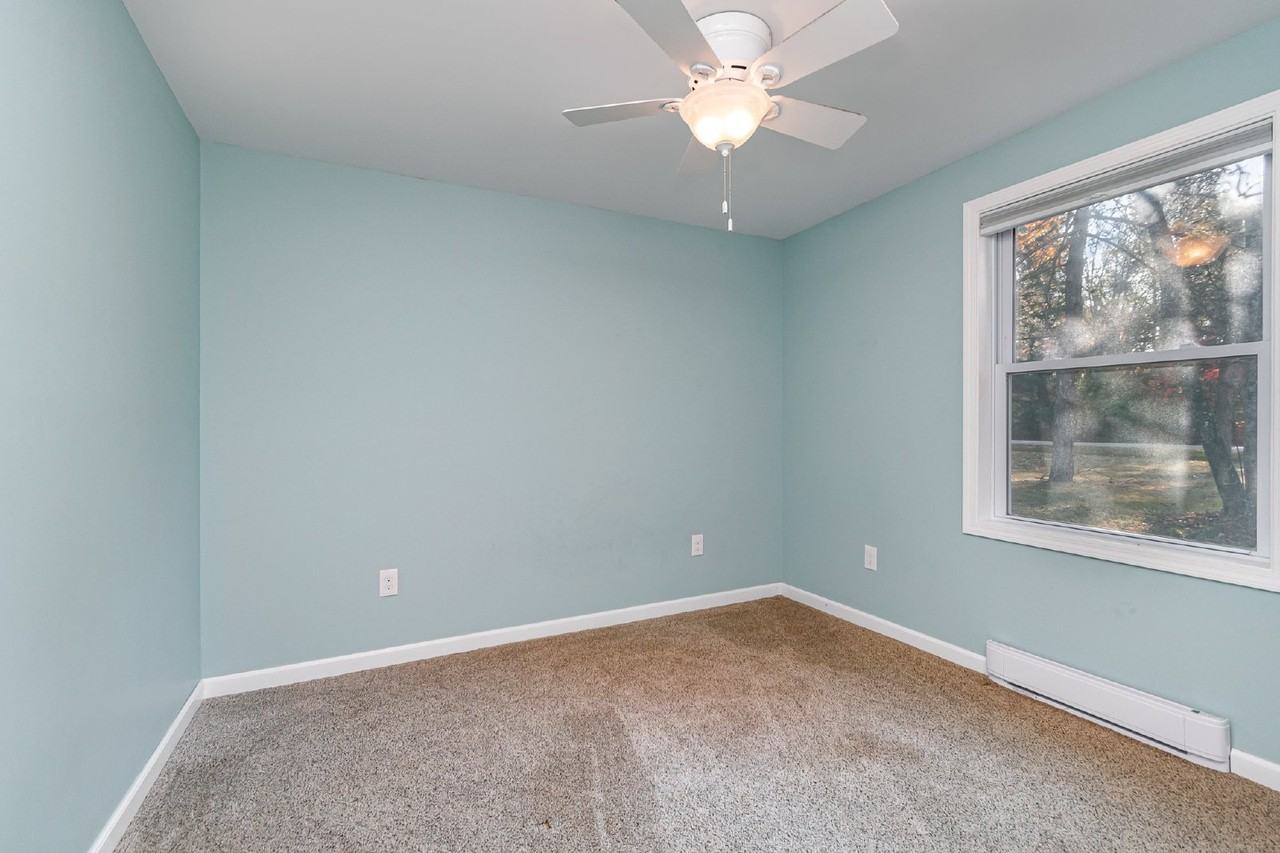 549 Lakeview Dr - Photo 7 of 16