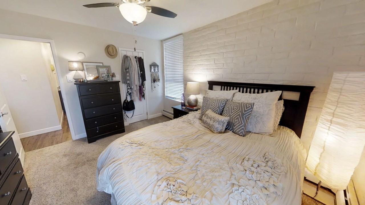 15 So. Clarkson St. - Photo 6 of 39