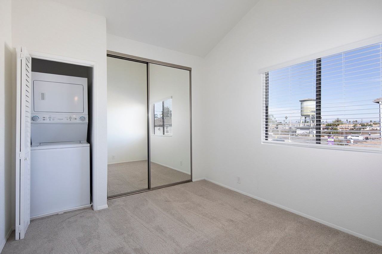 3111 Meade Ave - Photo 7 of 8