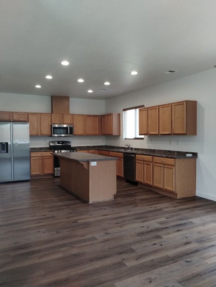 200 Harkin Cir - Photo 3 of 15