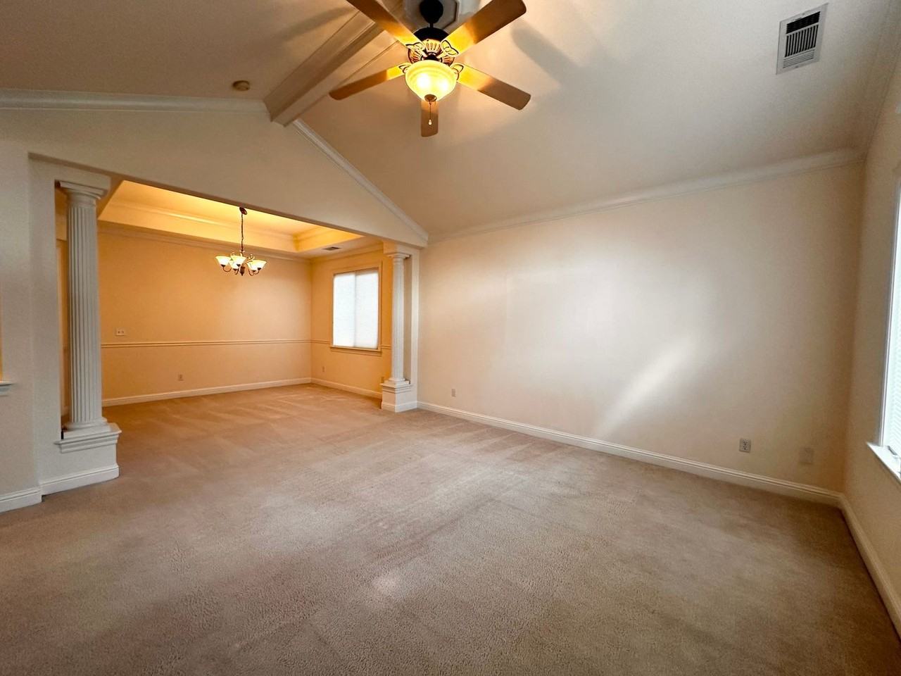 2578 Templeton Dr - Photo 3 of 26