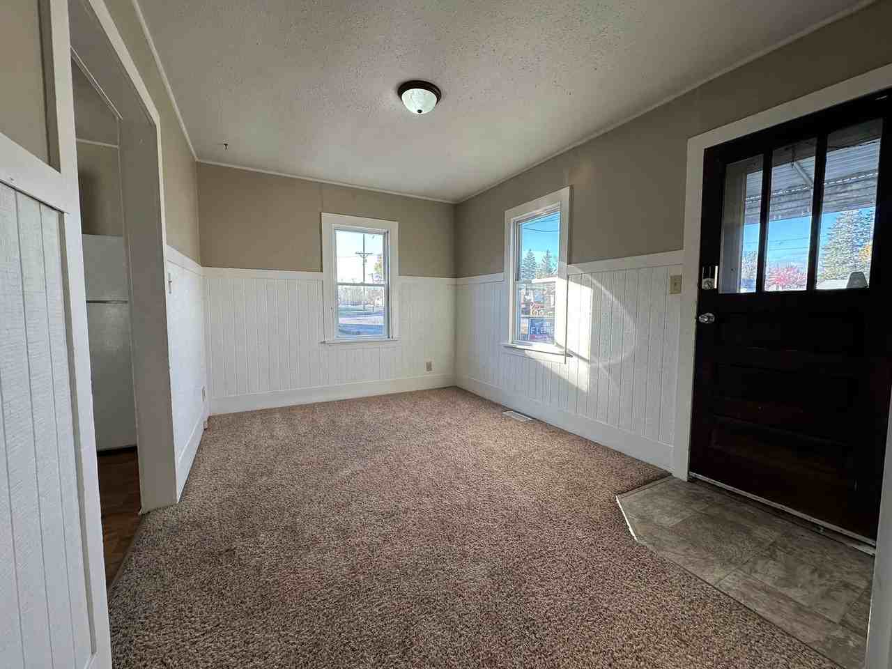 2235 15th Ave S - Photo 3 of 5