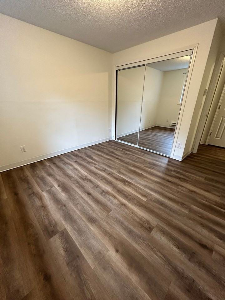 921 4th St S #1 - Photo 3 of 12