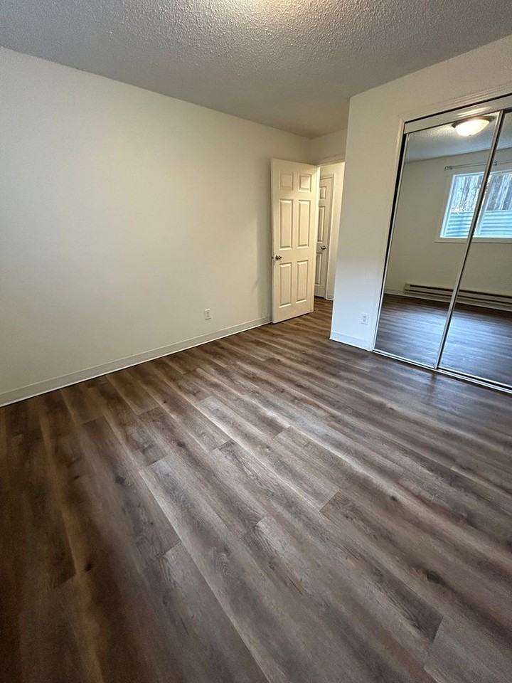 921 4th St S #1 - Photo 5 of 12