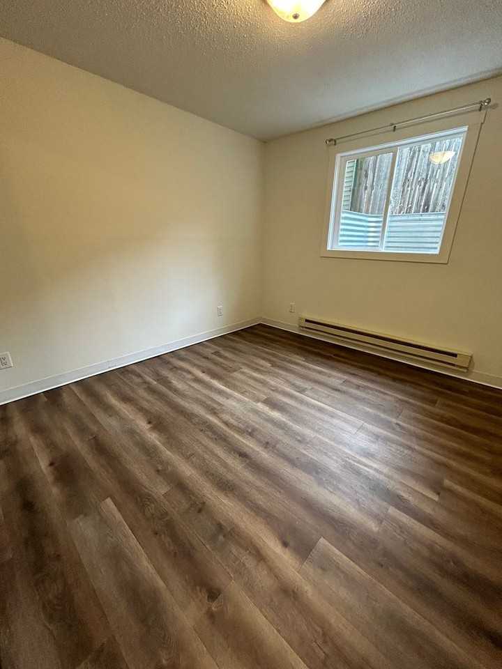 921 4th St S #1 - Photo 7 of 12