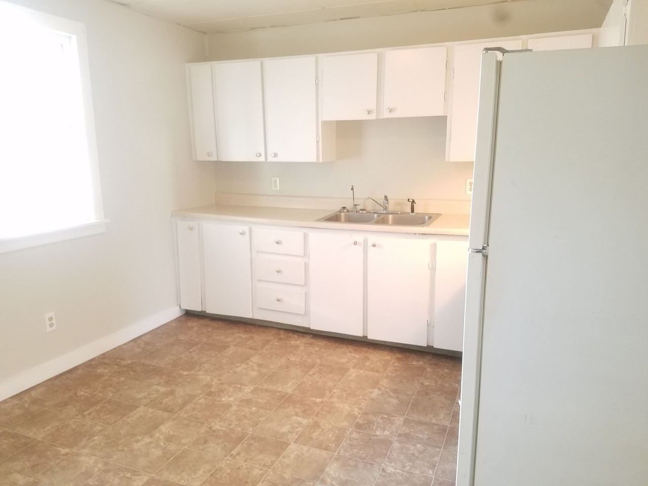 475 South Ave - Photo 2 of 6