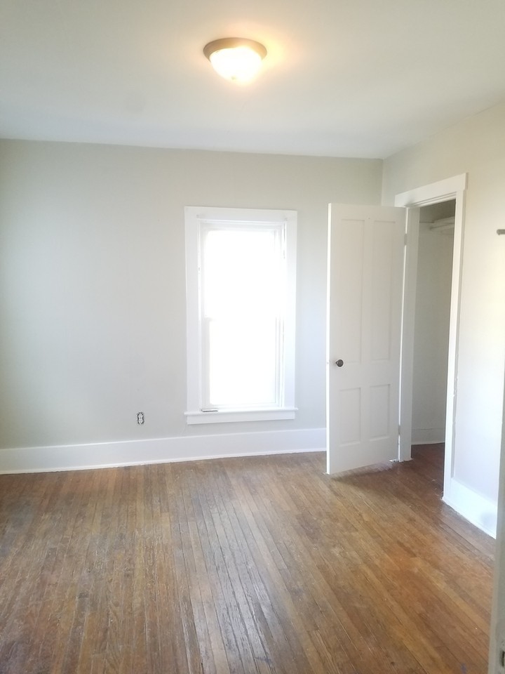475 South Ave - Photo 5 of 6
