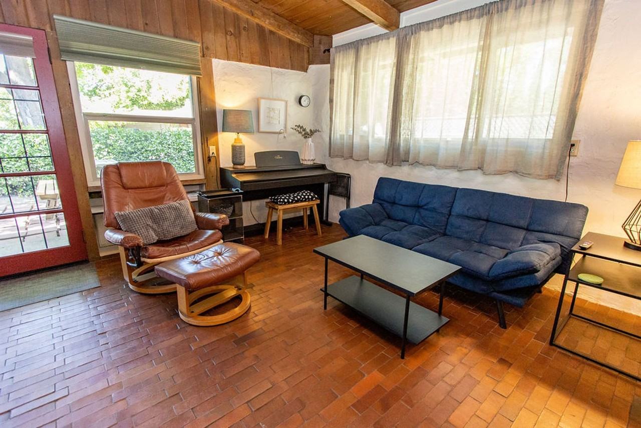 1024 Hackberry Ave - Photo 4 of 11