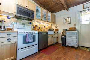 featured image of 1024 Hackberry Ave