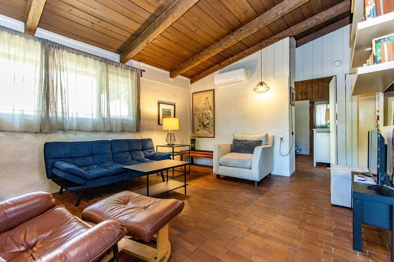 1024 Hackberry Ave - Photo 3 of 11