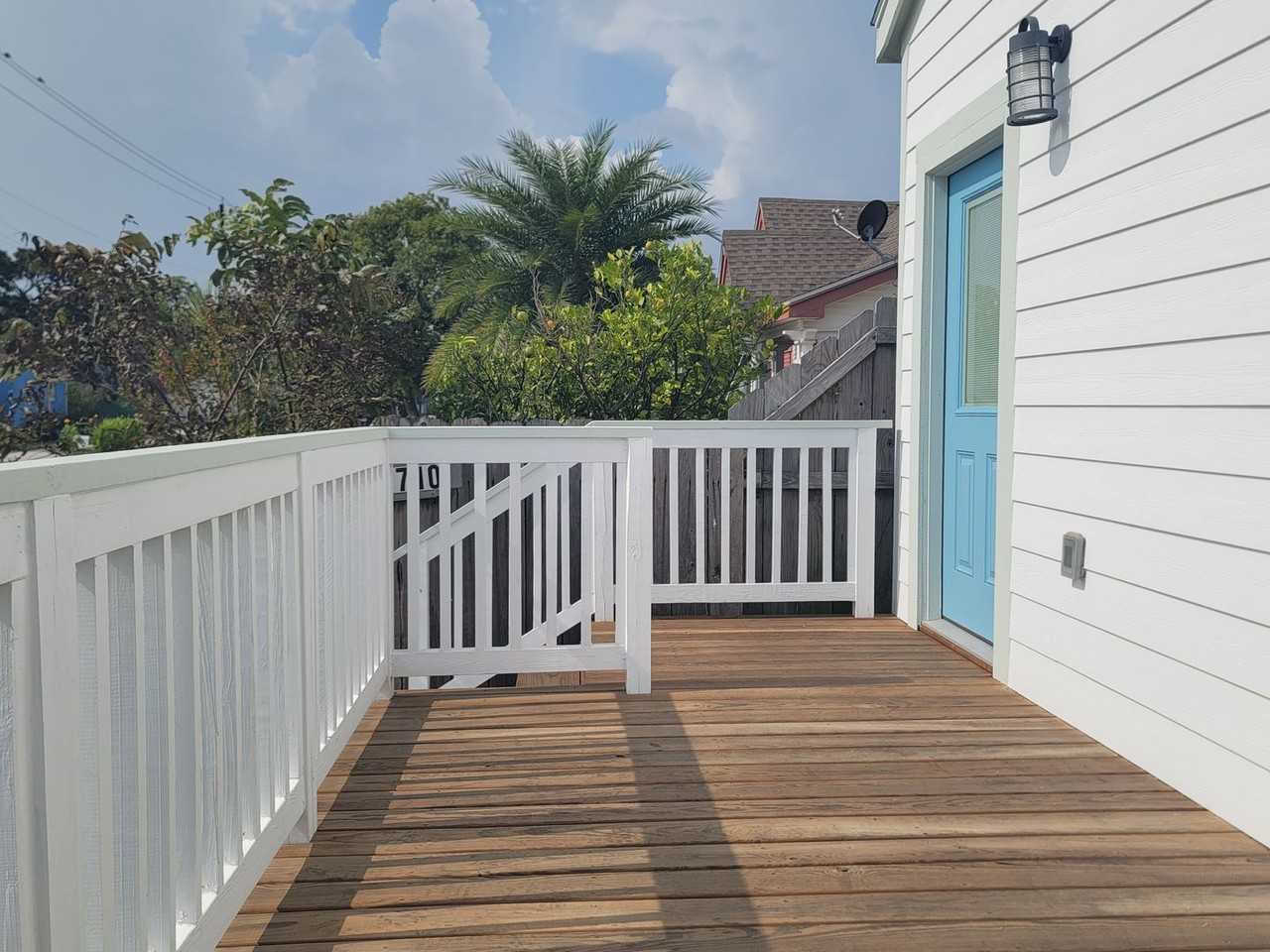 4710 Avenue S - Photo 2 of 22