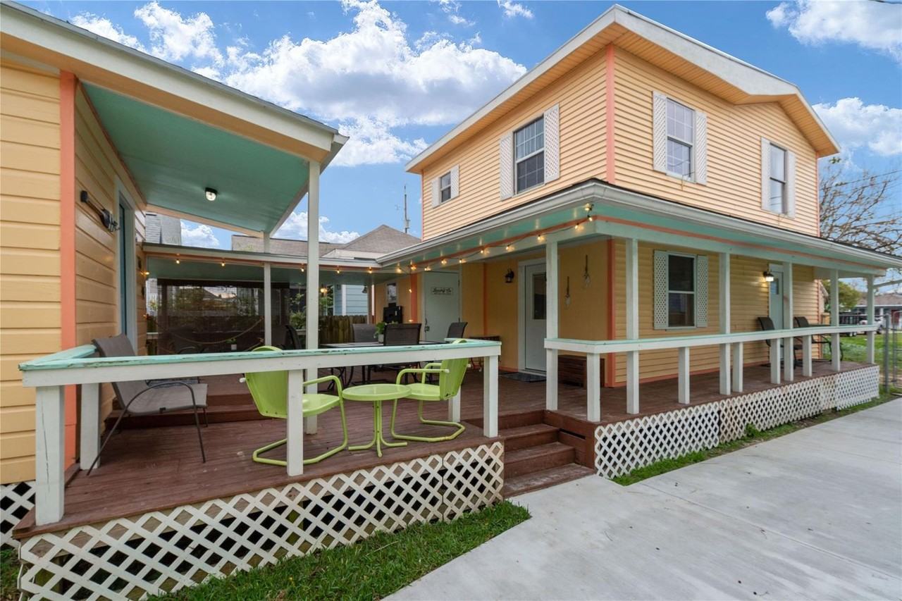 2808 Avenue R - Photo 2 of 22