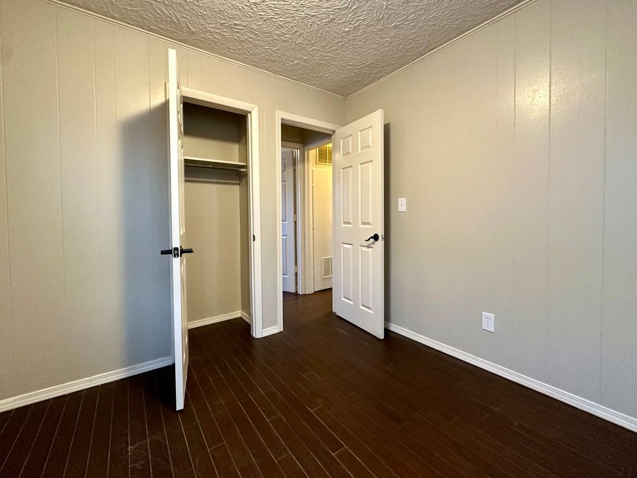 1052 S Meridian Ave - Photo 5 of 8