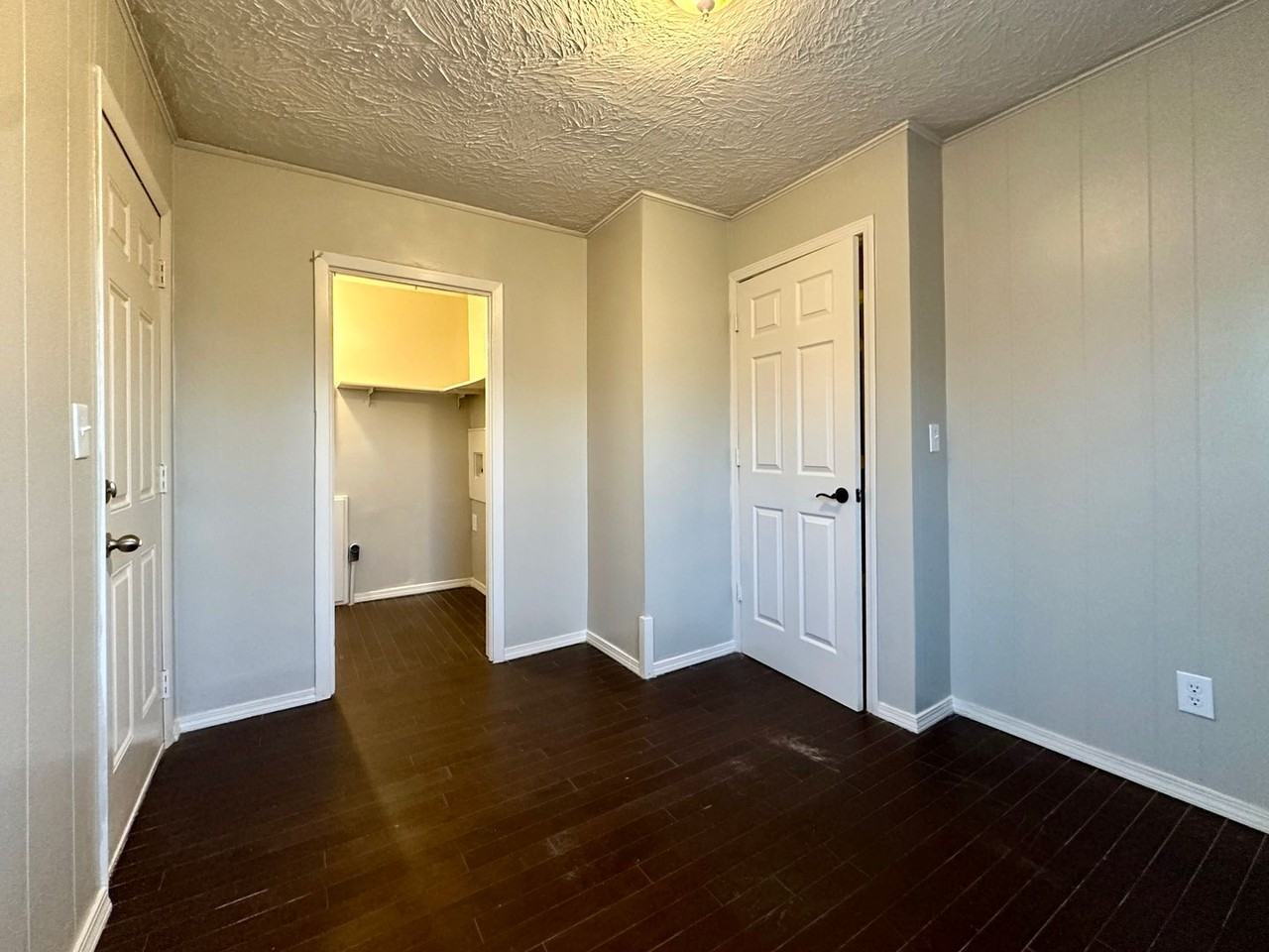 1052 S Meridian Ave - Photo 6 of 8