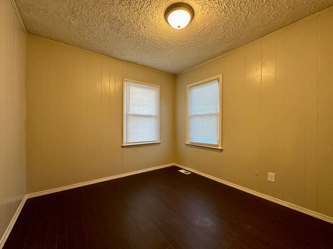 1052 S Meridian Ave - Photo 7 of 8