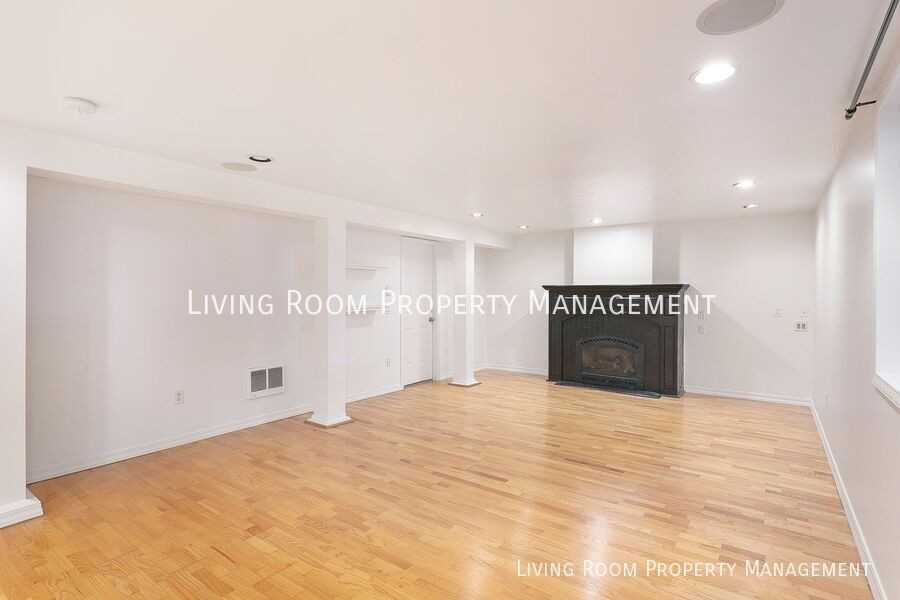 2208 Ne Schuyler St #5 - Photo 2 of 12