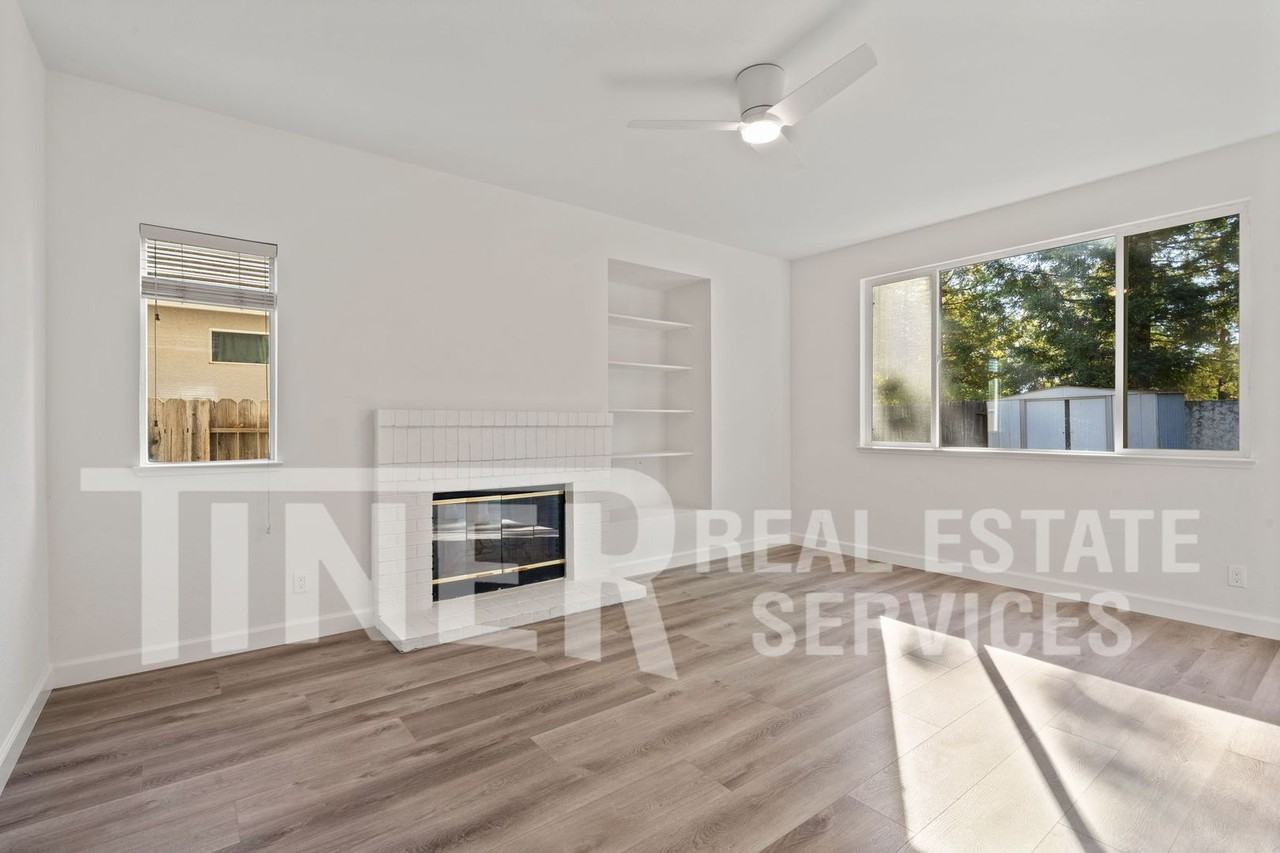 2261 Clapton Way - Photo 2 of 27