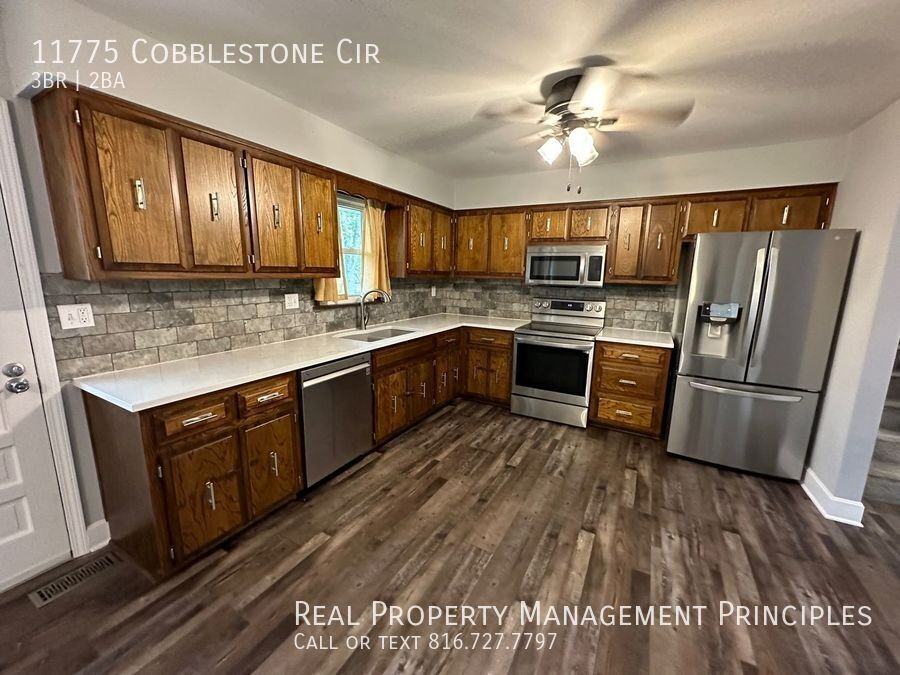 11775 Cobblestone Cir - Photo 3 of 14