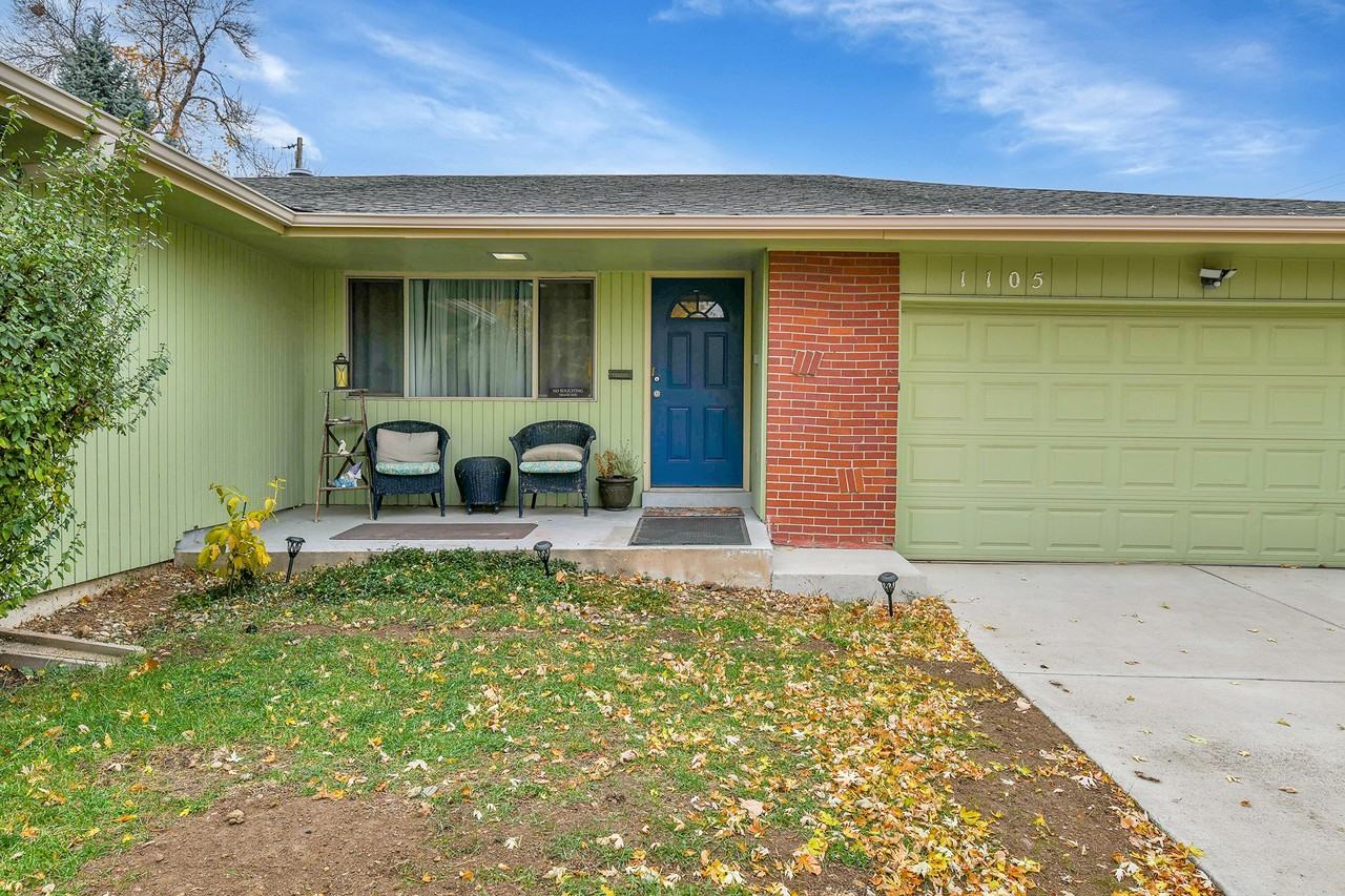 1105 1105 South Estes Street, Upper Unit, Lakewood, CO 80232 #B - Photo 2 of 22