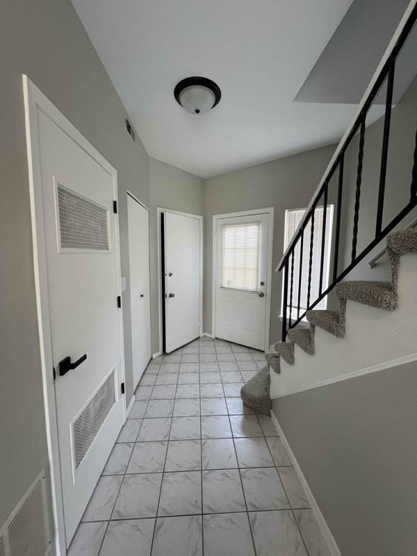 1552 Darien Lake Dr - Photo 3 of 12