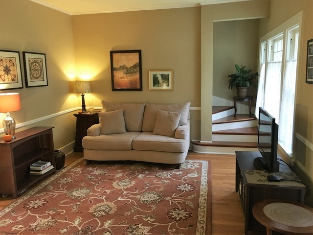 425 Preston Ave - Photo 3 of 10