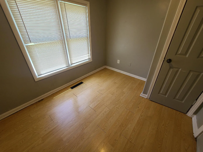 140 S Sugar Creek Blvd - Photo 2 of 13