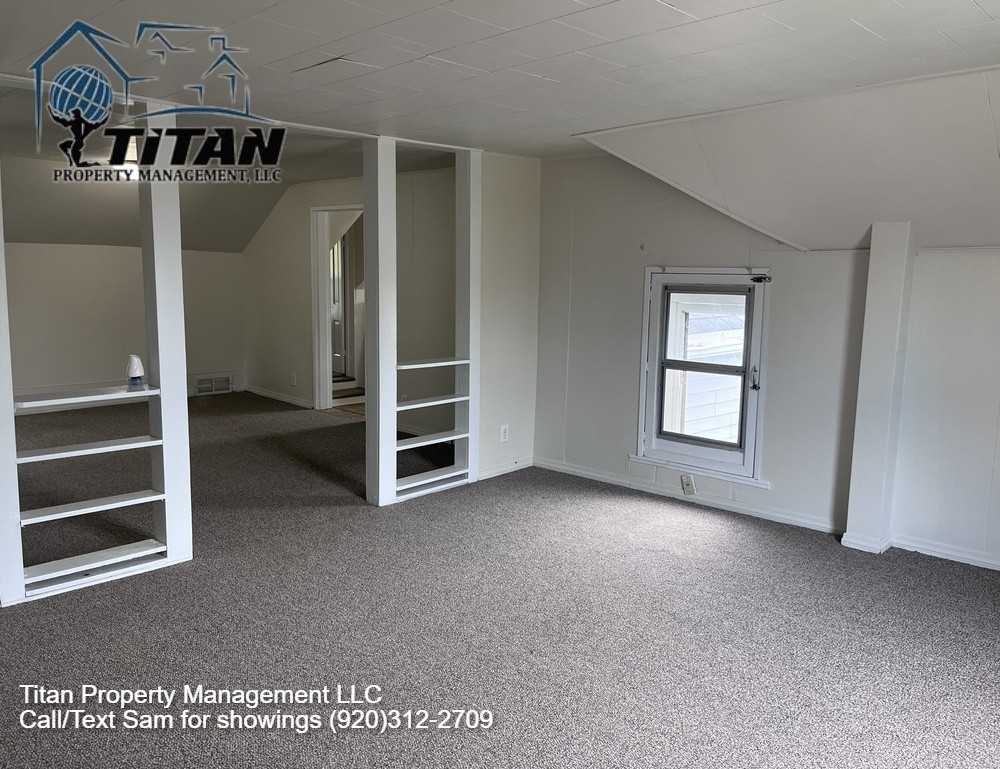 322 East 1st Street - Photo 3 of 9