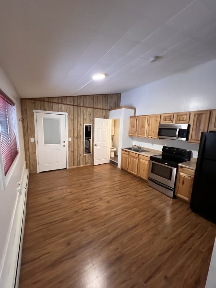 1315 Ballaine Road - Photo 2 of 15